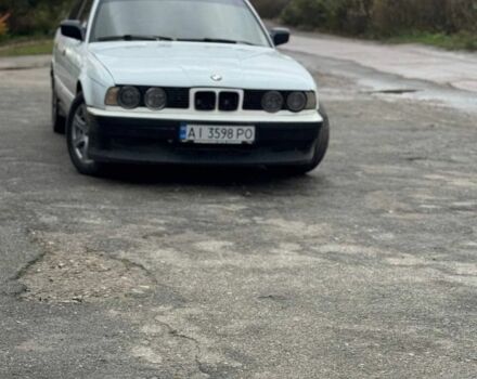 Белый БМВ 5 Серия, объемом двигателя 2 л и пробегом 330 тыс. км за 2600 $, фото 1 на Automoto.ua