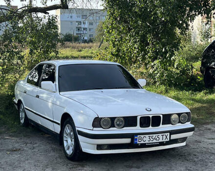 Белый БМВ 5 Серия, объемом двигателя 2 л и пробегом 400 тыс. км за 2800 $, фото 1 на Automoto.ua