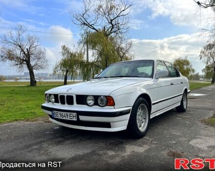 Білий БМВ 5 Серія, об'ємом двигуна 2 л та пробігом 0 тис. км за 3500 $, фото 1 на Automoto.ua