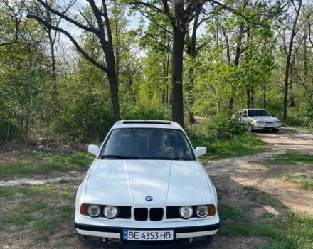 Белый БМВ 5 Серия, объемом двигателя 2 л и пробегом 450 тыс. км за 2400 $, фото 1 на Automoto.ua