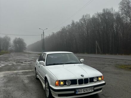 Белый БМВ 5 Серия, объемом двигателя 2 л и пробегом 380 тыс. км за 2200 $, фото 1 на Automoto.ua