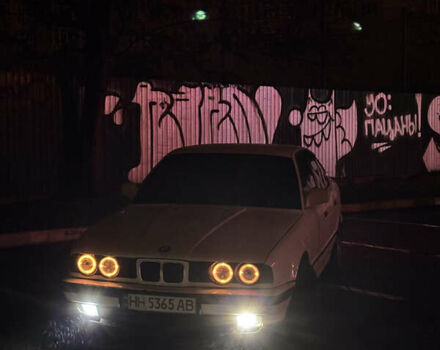 Белый БМВ 5 Серия, объемом двигателя 2.5 л и пробегом 444 тыс. км за 2990 $, фото 1 на Automoto.ua