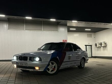 Белый БМВ 5 Серия, объемом двигателя 2.5 л и пробегом 474 тыс. км за 3750 $, фото 1 на Automoto.ua