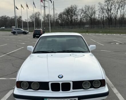 Білий БМВ 5 Серія, об'ємом двигуна 2 л та пробігом 303 тис. км за 1850 $, фото 1 на Automoto.ua