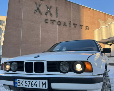 Белый БМВ 5 Серия, объемом двигателя 2.5 л и пробегом 460 тыс. км за 4000 $, фото 1 на Automoto.ua