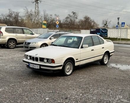 Белый БМВ 5 Серия, объемом двигателя 1.6 л и пробегом 258 тыс. км за 2350 $, фото 1 на Automoto.ua