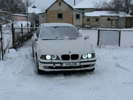 Белый БМВ 5 Серия, объемом двигателя 2.5 л и пробегом 309 тыс. км за 4000 $, фото 1 на Automoto.ua