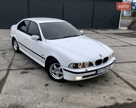 Белый БМВ 5 Серия, объемом двигателя 2 л и пробегом 290 тыс. км за 7000 $, фото 1 на Automoto.ua