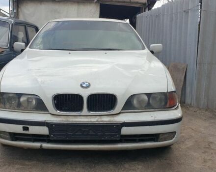 Белый БМВ 5 Серия, объемом двигателя 0 л и пробегом 100 тыс. км за 1500 $, фото 1 на Automoto.ua