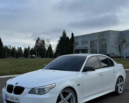 Белый БМВ 5 Серия, объемом двигателя 3 л и пробегом 200 тыс. км за 10500 $, фото 1 на Automoto.ua