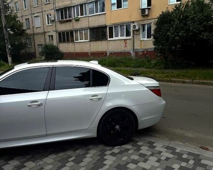 Білий БМВ 5 Серія, об'ємом двигуна 3 л та пробігом 271 тис. км за 8500 $, фото 1 на Automoto.ua