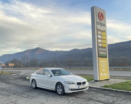 Білий БМВ 5 Серія, об'ємом двигуна 3 л та пробігом 300 тис. км за 9999 $, фото 1 на Automoto.ua