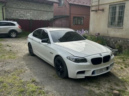 Белый БМВ 5 Серия, объемом двигателя 3 л и пробегом 369 тыс. км за 11000 $, фото 1 на Automoto.ua