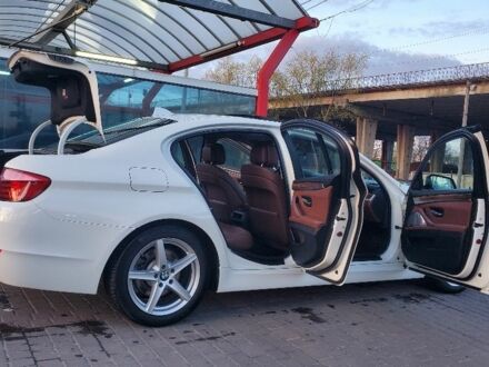 Белый БМВ 5 Серия, объемом двигателя 3 л и пробегом 242 тыс. км за 13000 $, фото 1 на Automoto.ua