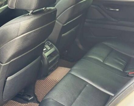 Белый БМВ 5 Серия, объемом двигателя 3 л и пробегом 267 тыс. км за 14000 $, фото 1 на Automoto.ua