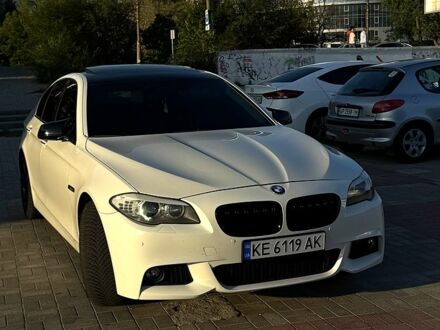 Белый БМВ 5 Серия, объемом двигателя 3 л и пробегом 210 тыс. км за 14000 $, фото 1 на Automoto.ua