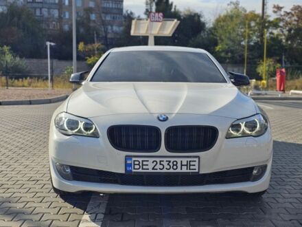 БМВ 5 Серия 2012 в Кривом Роге на Automoto.ua Белый БМВ 5 Серия, объемом двигателя 2 л и пробегом 180 тыс. км за 13500 $, фото 1 на Automoto.ua