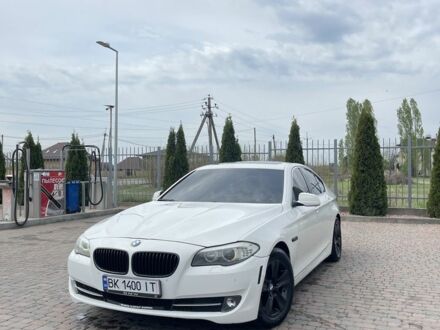 БМВ 5 Серія 2012 у Сарнах на Automoto.ua Білий БМВ 5 Серія, об'ємом двигуна 2 л та пробігом 320 тис. км за 10800 $, фото 1 на Automoto.ua