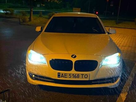 Белый БМВ 5 Серия, объемом двигателя 2 л и пробегом 240 тыс. км за 13800 $, фото 1 на Automoto.ua