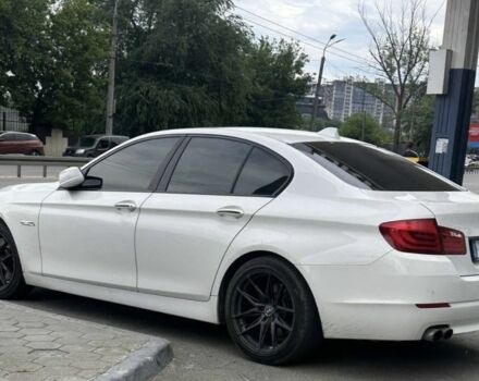 Белый БМВ 5 Серия, объемом двигателя 2 л и пробегом 250 тыс. км за 14008 $, фото 1 на Automoto.ua