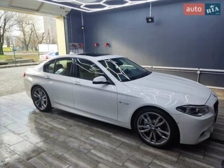 Белый БМВ 5 Серия, объемом двигателя 2.99 л и пробегом 150 тыс. км за 21000 $, фото 1 на Automoto.ua