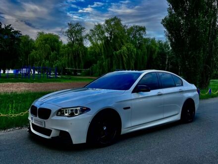 БМВ 5 Серия 2013 в Виннице на Automoto.ua Белый БМВ 5 Серия, объемом двигателя 3 л и пробегом 193 тыс. км за 24000 $, фото 1 на Automoto.ua