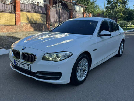 БМВ 5 Серия 2014 в Ровно на Automoto.ua Белый БМВ 5 Серия, объемом двигателя 2 л и пробегом 159 тыс. км за 21000 $, фото 1 на Automoto.ua