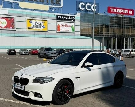 Белый БМВ 5 Серия, объемом двигателя 3 л и пробегом 145 тыс. км за 16900 $, фото 1 на Automoto.ua