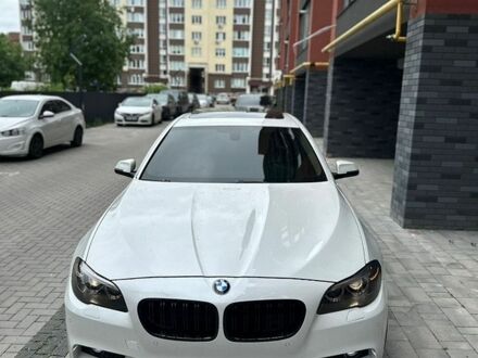 Белый БМВ 5 Серия, объемом двигателя 3 л и пробегом 295 тыс. км за 17899 $, фото 1 на Automoto.ua