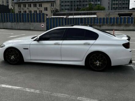 Белый БМВ 5 Серия, объемом двигателя 3 л и пробегом 150 тыс. км за 17000 $, фото 1 на Automoto.ua