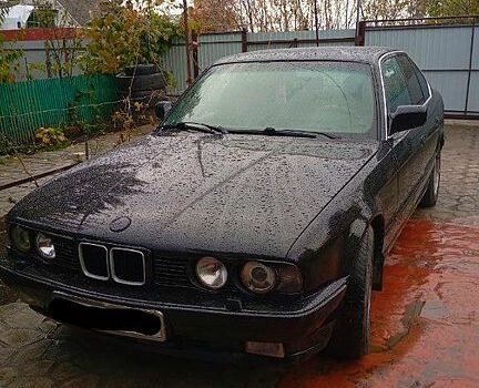 Белый БМВ 5 Серия, объемом двигателя 3 л и пробегом 250 тыс. км за 2100 $, фото 1 на Automoto.ua