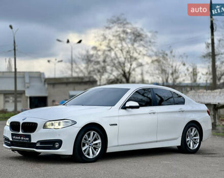 Белый БМВ 5 Серия, объемом двигателя 2 л и пробегом 138 тыс. км за 17999 $, фото 1 на Automoto.ua