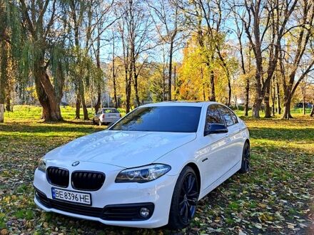 Білий БМВ 5 Серія, об'ємом двигуна 2 л та пробігом 104 тис. км за 17000 $, фото 1 на Automoto.ua