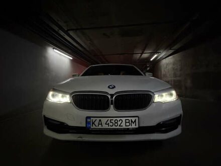 Белый БМВ 5 Серия, объемом двигателя 2 л и пробегом 162 тыс. км за 27000 $, фото 1 на Automoto.ua