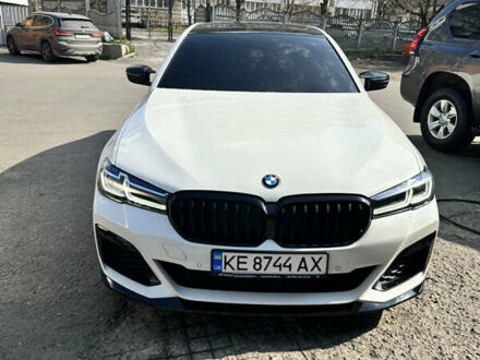 БМВ 5 Серия 2017 в Днепре (Днепропетровске) на Automoto.ua Белый БМВ 5 Серия, объемом двигателя 3 л и пробегом 133 тыс. км за 43000 $, фото 1 на Automoto.ua