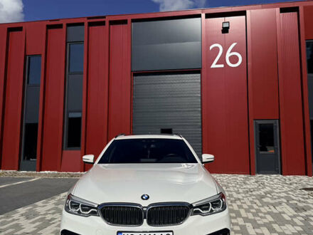 Белый БМВ 5 Серия, объемом двигателя 3 л и пробегом 130 тыс. км за 29000 $, фото 1 на Automoto.ua