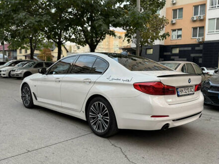 Белый БМВ 5 Серия, объемом двигателя 2.99 л и пробегом 290 тыс. км за 28000 $, фото 1 на Automoto.ua