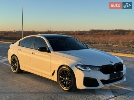 Белый БМВ 5 Серия, объемом двигателя 3 л и пробегом 220 тыс. км за 28500 $, фото 1 на Automoto.ua