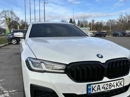 Белый БМВ 5 Серия, объемом двигателя 3 л и пробегом 131 тыс. км за 33000 $, фото 1 на Automoto.ua