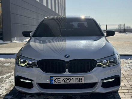 Белый БМВ 5 Серия, объемом двигателя 3 л и пробегом 142 тыс. км за 33000 $, фото 1 на Automoto.ua