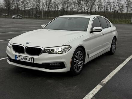 Белый БМВ 5 Серия, объемом двигателя 3 л и пробегом 145 тыс. км за 31000 $, фото 1 на Automoto.ua