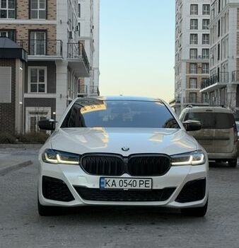 Белый БМВ 5 Серия, объемом двигателя 3 л и пробегом 167 тыс. км за 33777 $, фото 1 на Automoto.ua