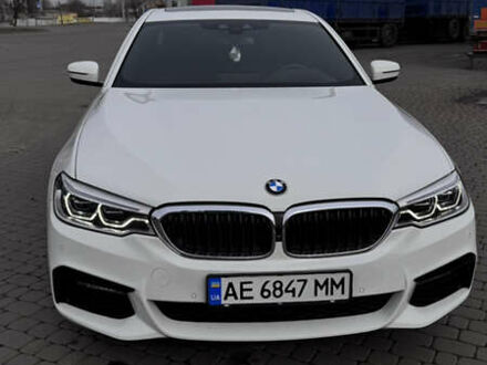 БМВ 5 Серия 2018 в Новомосковске на Automoto.ua Белый БМВ 5 Серия, объемом двигателя 2 л и пробегом 126 тыс. км за 34000 $, фото 1 на Automoto.ua