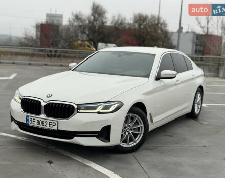 Белый БМВ 5 Серия, объемом двигателя 2 л и пробегом 43 тыс. км за 42800 $, фото 1 на Automoto.ua