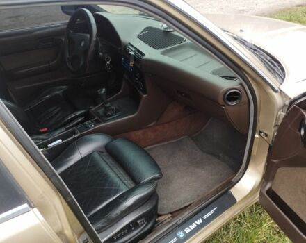 Бежевый БМВ 5 Серия, объемом двигателя 2.4 л и пробегом 600 тыс. км за 2500 $, фото 6 на Automoto.ua