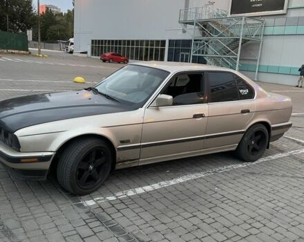 Бежевий БМВ 5 Серія, об'ємом двигуна 2.5 л та пробігом 380 тис. км за 3700 $, фото 2 на Automoto.ua