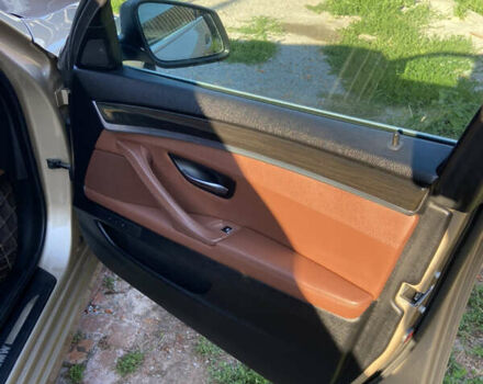 Бежевый БМВ 5 Серия, объемом двигателя 2.98 л и пробегом 275 тыс. км за 20000 $, фото 13 на Automoto.ua