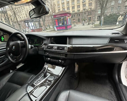 Бежевий БМВ 5 Серія, об'ємом двигуна 3 л та пробігом 212 тис. км за 15000 $, фото 11 на Automoto.ua