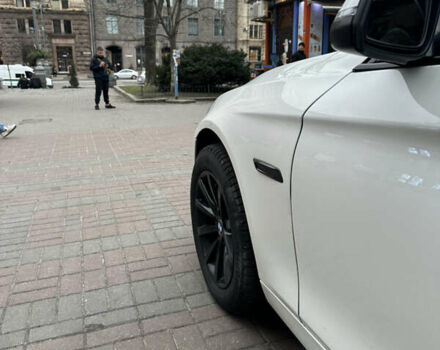 Бежевий БМВ 5 Серія, об'ємом двигуна 3 л та пробігом 212 тис. км за 15000 $, фото 1 на Automoto.ua