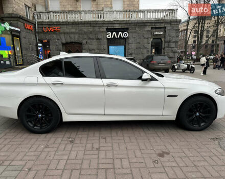 Бежевий БМВ 5 Серія, об'ємом двигуна 3 л та пробігом 212 тис. км за 15000 $, фото 4 на Automoto.ua
